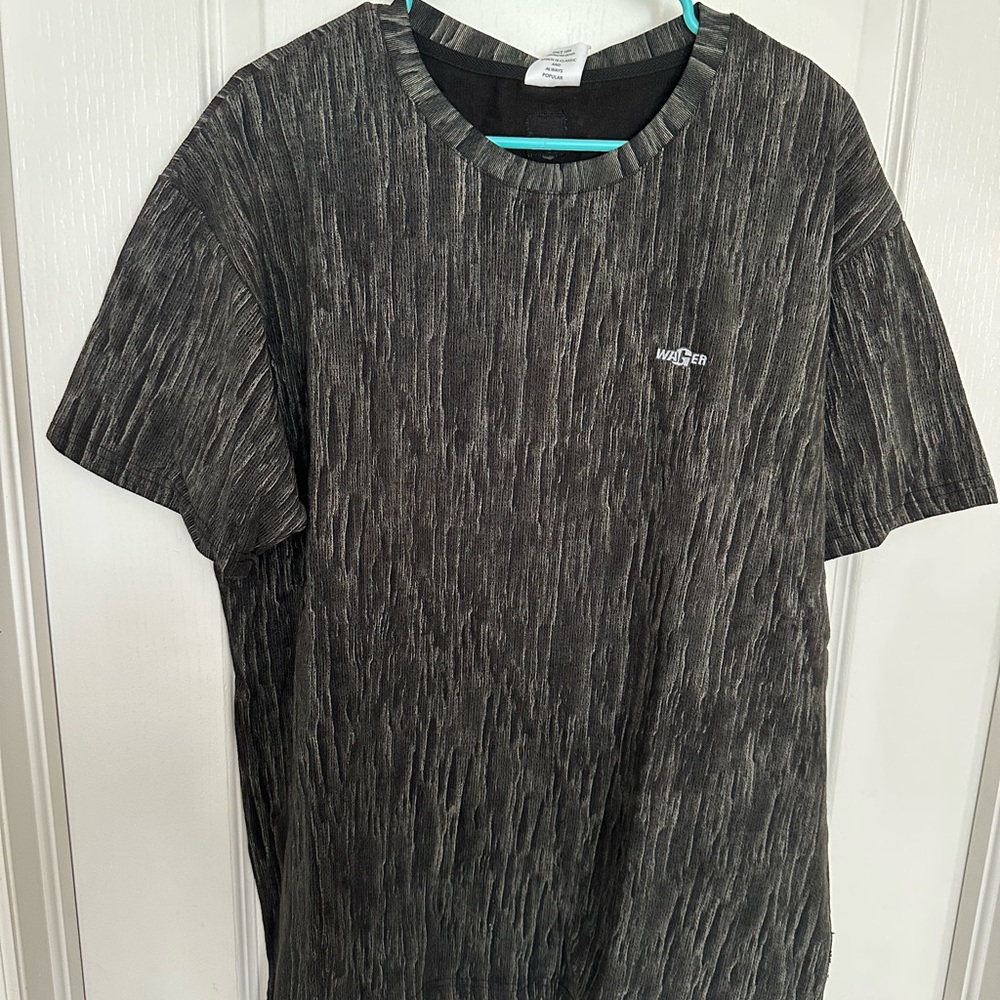 Textured Black and Gray Men's Tee